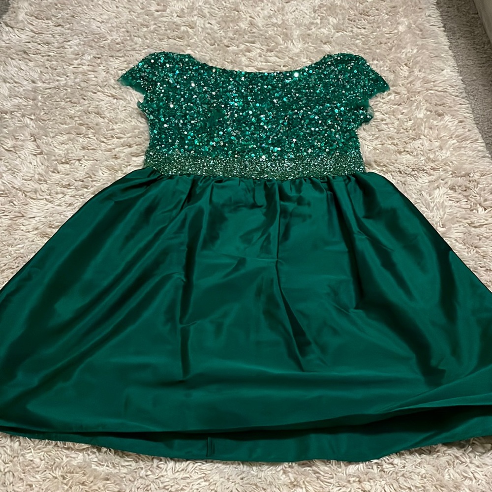 Adrianna Papell size 8 emerald green evening dress